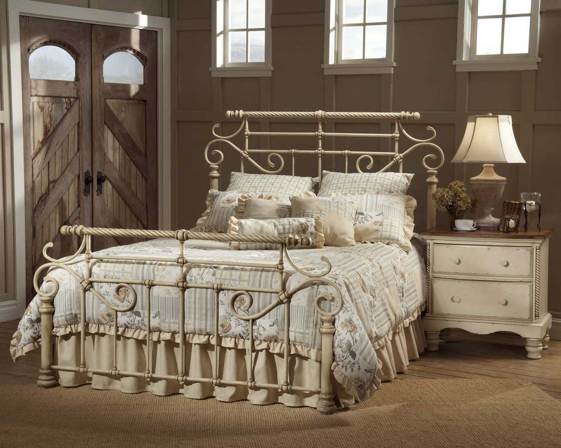 Hillsdale Wilshire Metal Bed Antique White