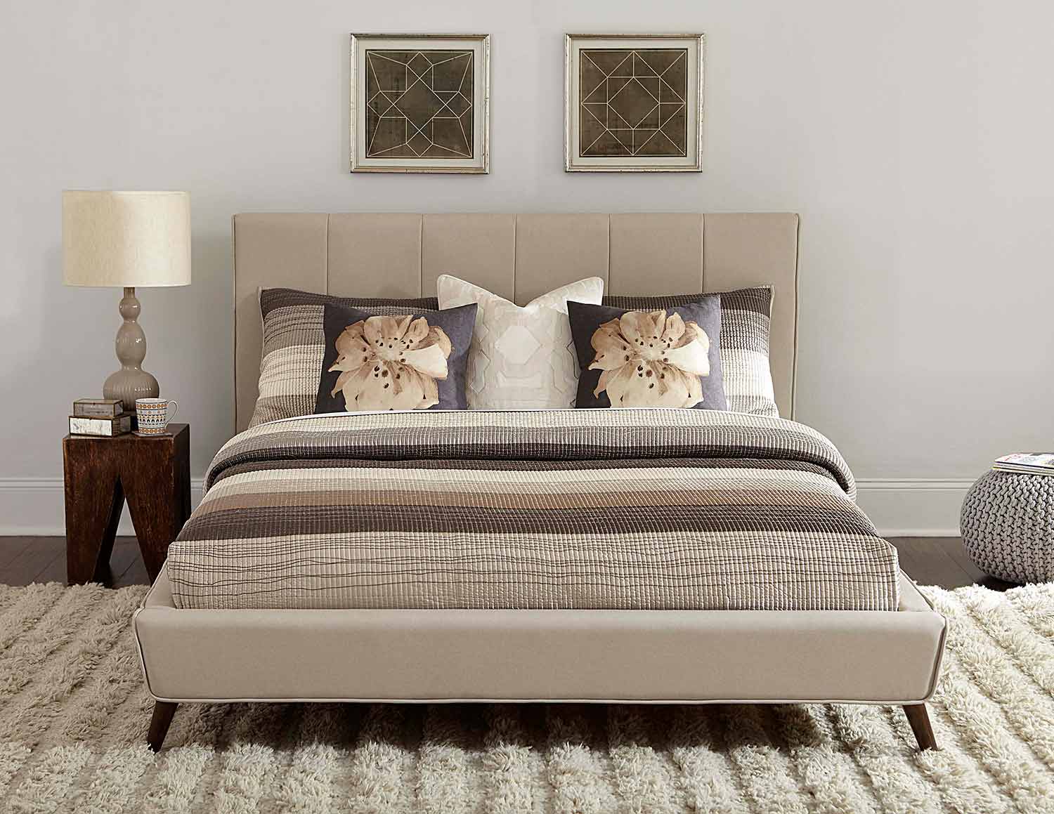 Hillsdale Aussie Upholstered Bed - Fog Fabric