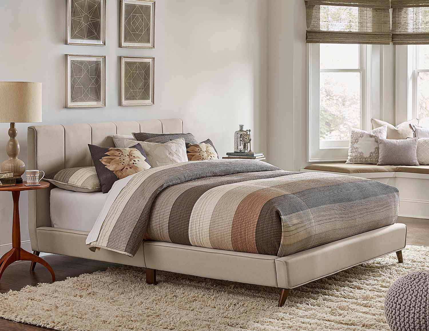 Hillsdale Aussie Upholstered Bed - Fog Fabric